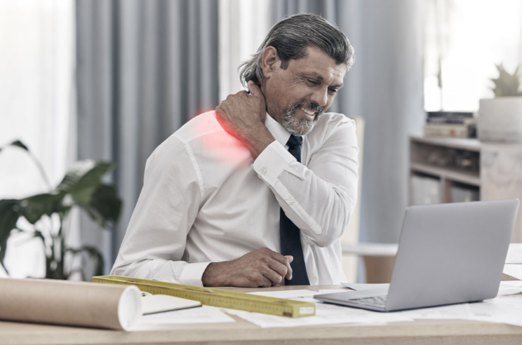 Neck and Shoulder Tightness From Desk Jobs: How an Ayurvedic Clinic Can Help