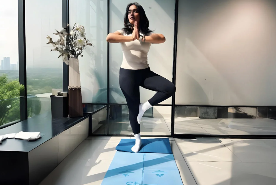 How the Right Yoga Set Can Make Movement Feel More Effortless